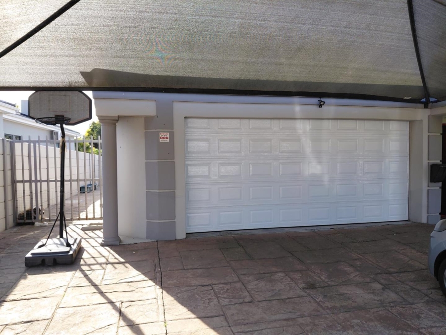 To Let 4 Bedroom Property for Rent in Durbanville Western Cape